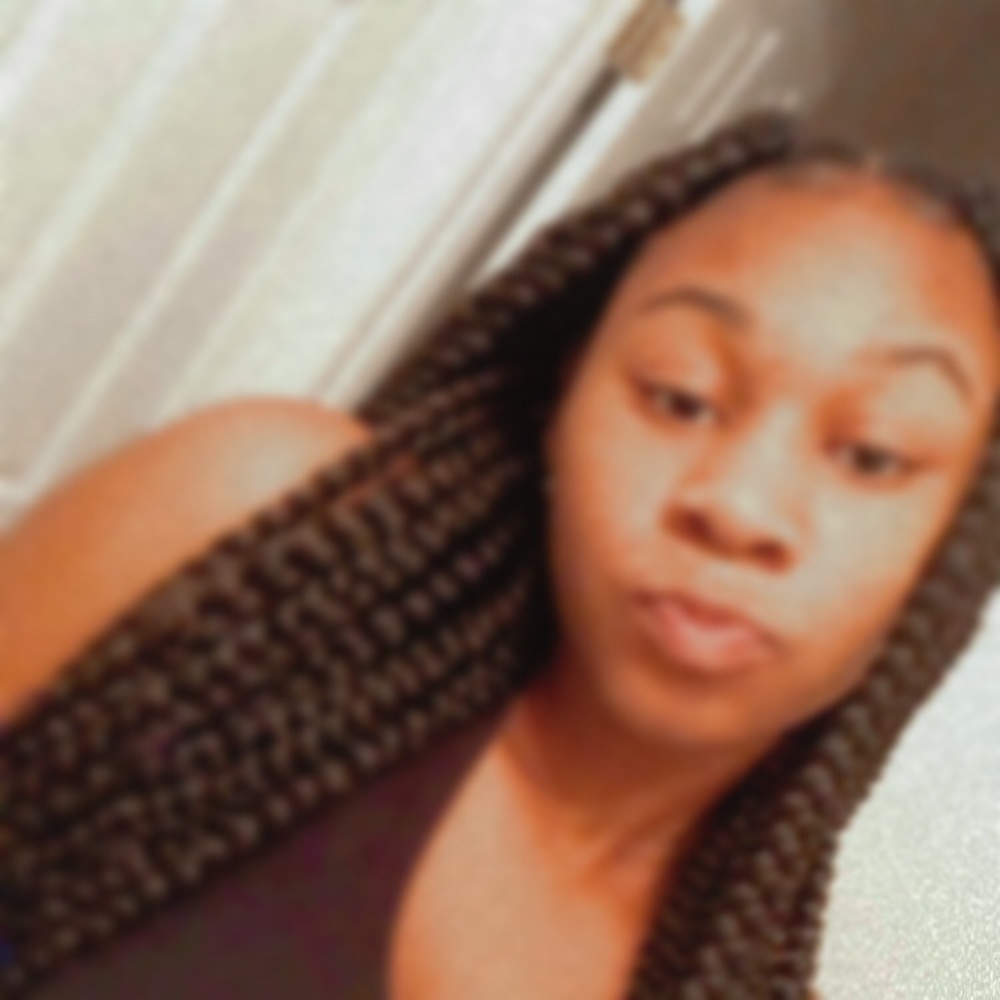 Meet your Posher, Nia